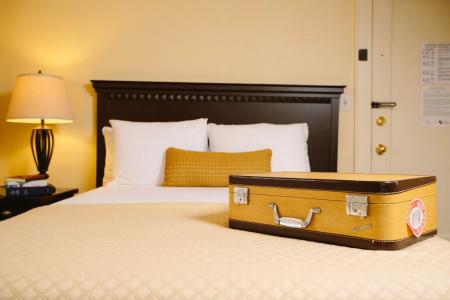 The Plaza - Milwaukee - 4