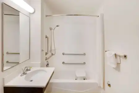 WoodSpring Suites Bakersfield East - 38