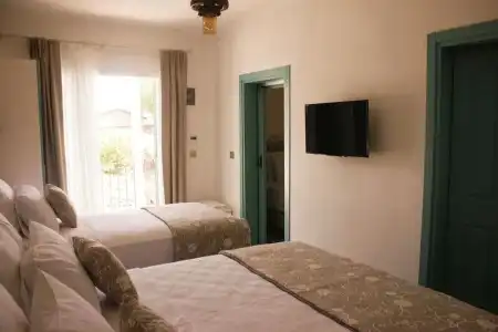 Avlu Alacati Butik Otel - 2