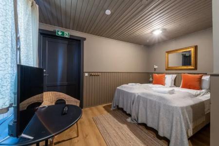 Riverfront Lodge - 11