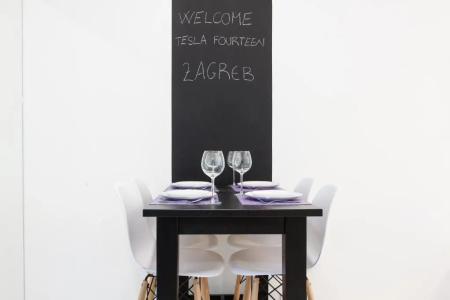 Tesla Boutique Apartments & Rooms - 80
