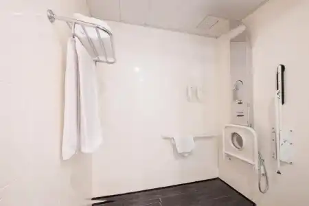 Suites Plaza & Wellness - 54