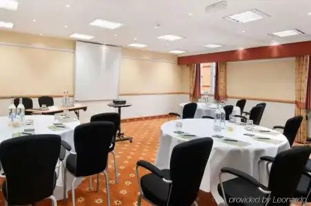 DoubleTree by Hilton Bristol North - 20