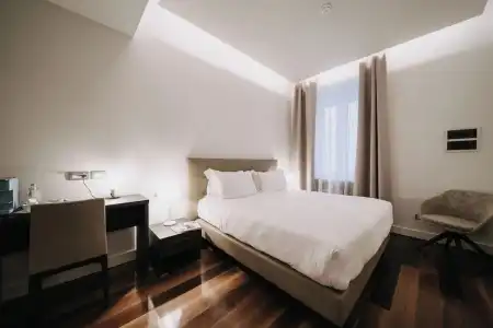 Vis a Vis Apartments - 92