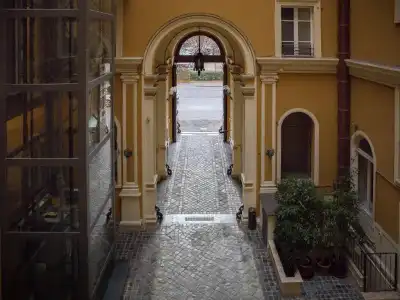 Inn Rome Rooms & Suites - 21