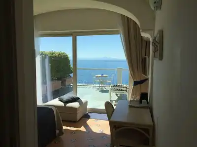 Bellevue Suite - 83