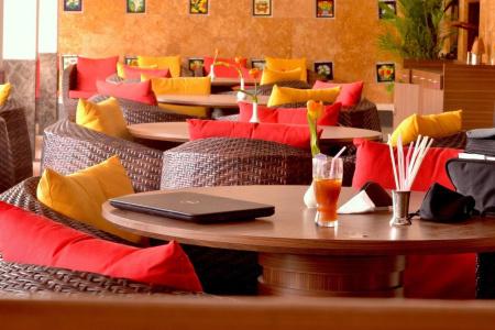 Club Emerald - 7