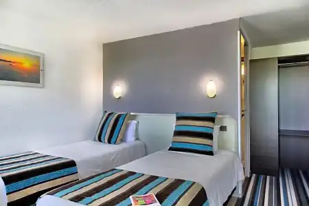 Sure by Best Western Biarritz Aeroport - 43