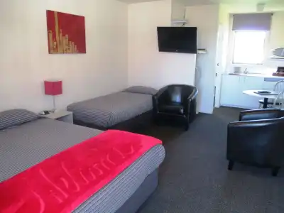 Albatross Motel - 5