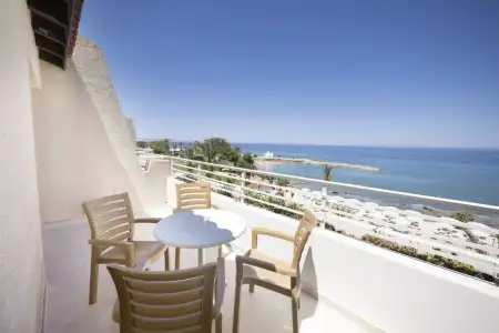 MyroAndrou Beach Apartments - 24