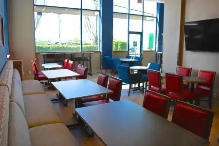 Holiday Inn Express Vancouver Airport - Richmond by IHG - 19