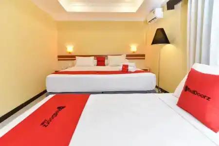 RedDoorz Plus near Mall Bali Galeria 2 (ex. Sylvia Bali Suite Residence) - 17