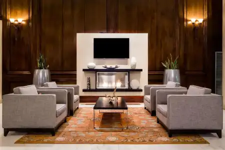 The Whitehall Houston - 18