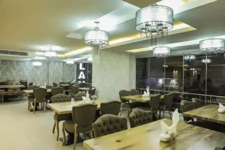 Royal Milano - 8