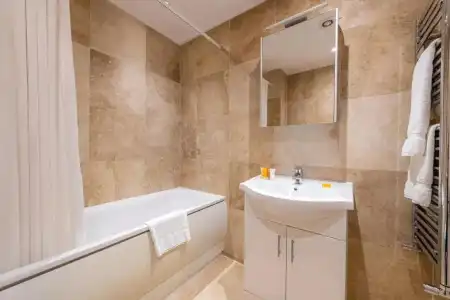 Queensgate Court - 260