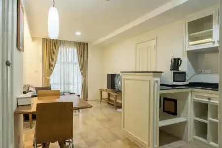 Sabai Sathorn - 38