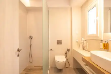Mirablue Luxury Residences - 39