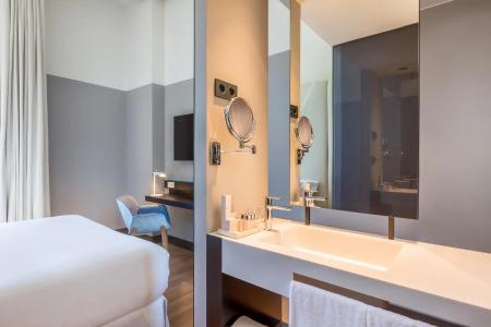 Occidental Diagonal 414 - 15