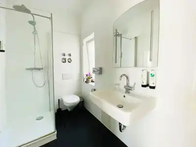 Victoria Apartments - 18