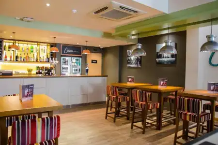 Premier Inn London Hammersmith - 10