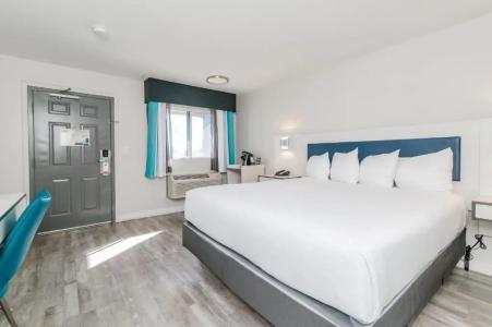 Costa Art Laguna Beach - 37