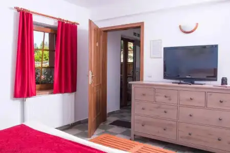 Leyla - 3