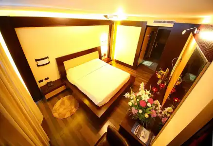 Vlora International - 20
