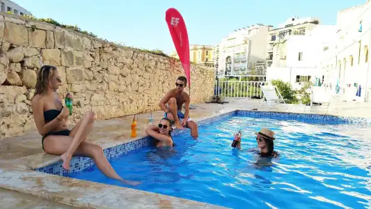 Follow the Sun Boutique Hostel - Pool, Breakfast & Sea Views - 9