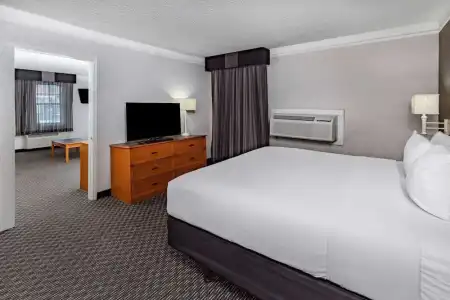 La Quinta Inn by Wyndham Laredo I-35 - 47