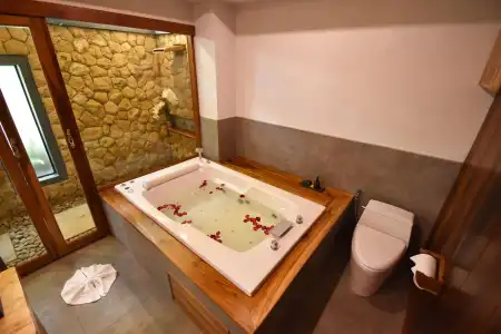 The Nine Thipthara Klongson Resort - 7