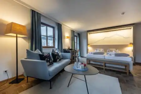 & Wirtshaus Post - 72