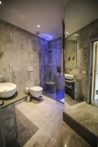 The Roman Empire Guesthouse - 129