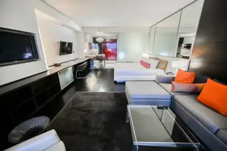 Beautiful Palms Place Suite - 475