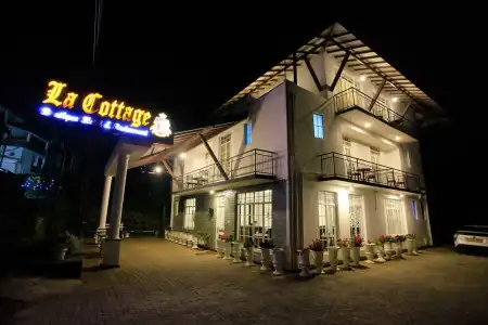 La Cottage Boutique & Restaurant - 10