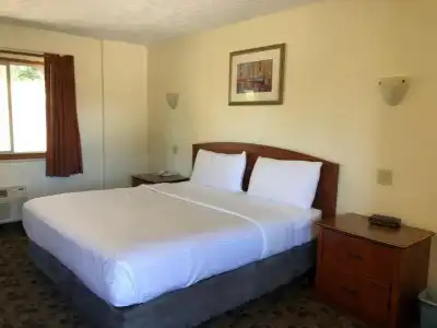 Monticello Motel - 3