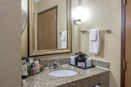 Red Roof Inn & Suites Little Rock - 56