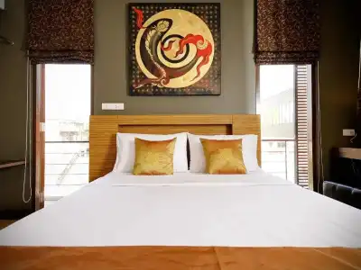 Sleep With Inn - 77