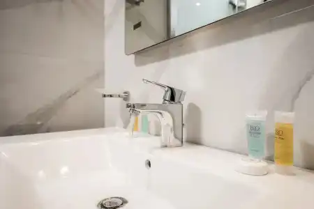 Bio Suites - 90