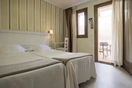 YIT Puerta Bisagra - 3