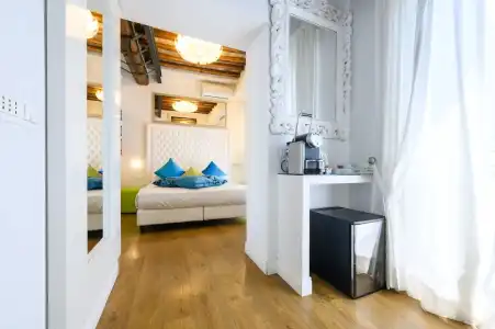 Domus Spagna Frattina Prestige Suite - 77