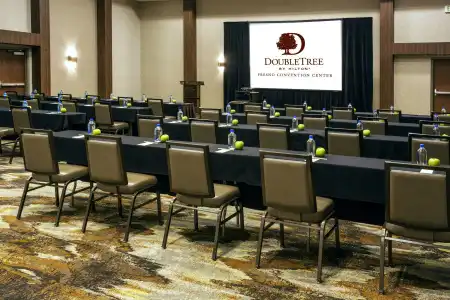 DoubleTree by Hilton Fresno Convention Center - 21