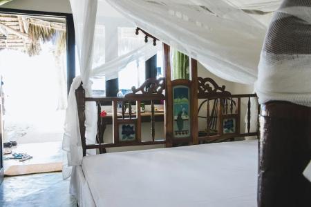 Moonshine Uroa Boutique - 182