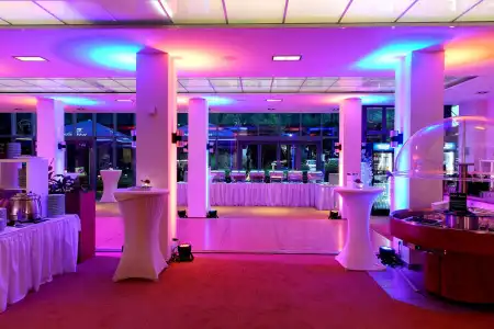 Courtyard by Marriott Dresden - 20