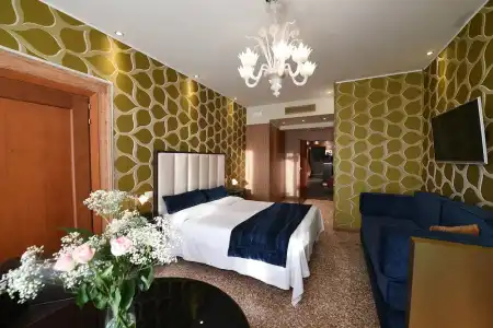 Locanda Leon Bianco on the Grand Canal - 79