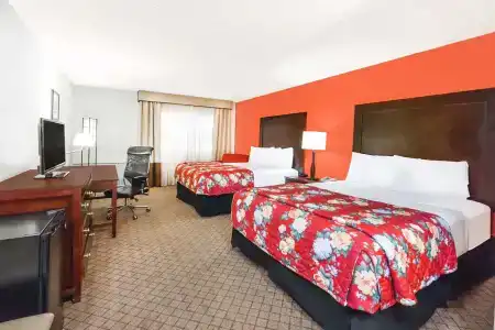 Ramada Lansing and Conference Center - 3