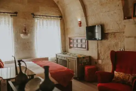 Elaa Cave - 109