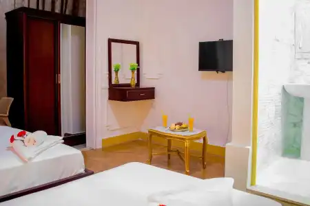 Golden Palace - 2