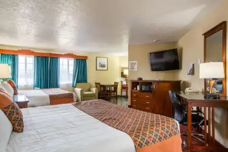 Sandia Peak Inn Old Town ABQ, a Howard Johnson by Wyndham - 15