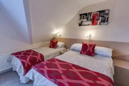 Sportsview Guest House - 63