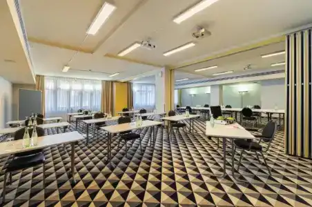 Premier Inn Köln City Mediapark - 18